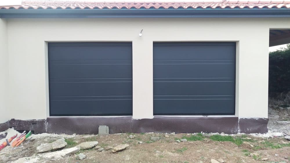 Porte garage aluminium double par l'Atelier de l'Alu