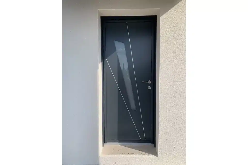 Porte entrée design aluminium anthracite par l'Atelier de l'Alu