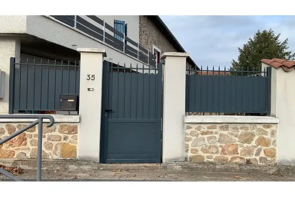 Clôture aluminium anthracite par l'Atelier de l'Alu