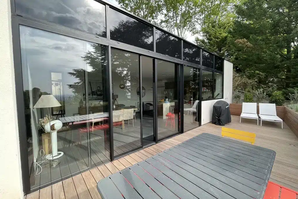 Coulissant aluminium mur rideaux par l'Atelier de l'Alu