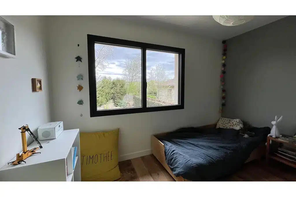 Fenêtre chambre par l'Atelier de l'Alu