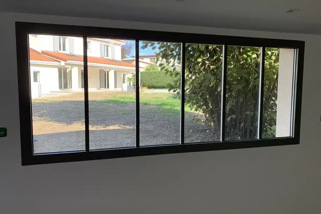 Fenêtre aluminium anthracite Craponne par l'Atelier de l'Alu