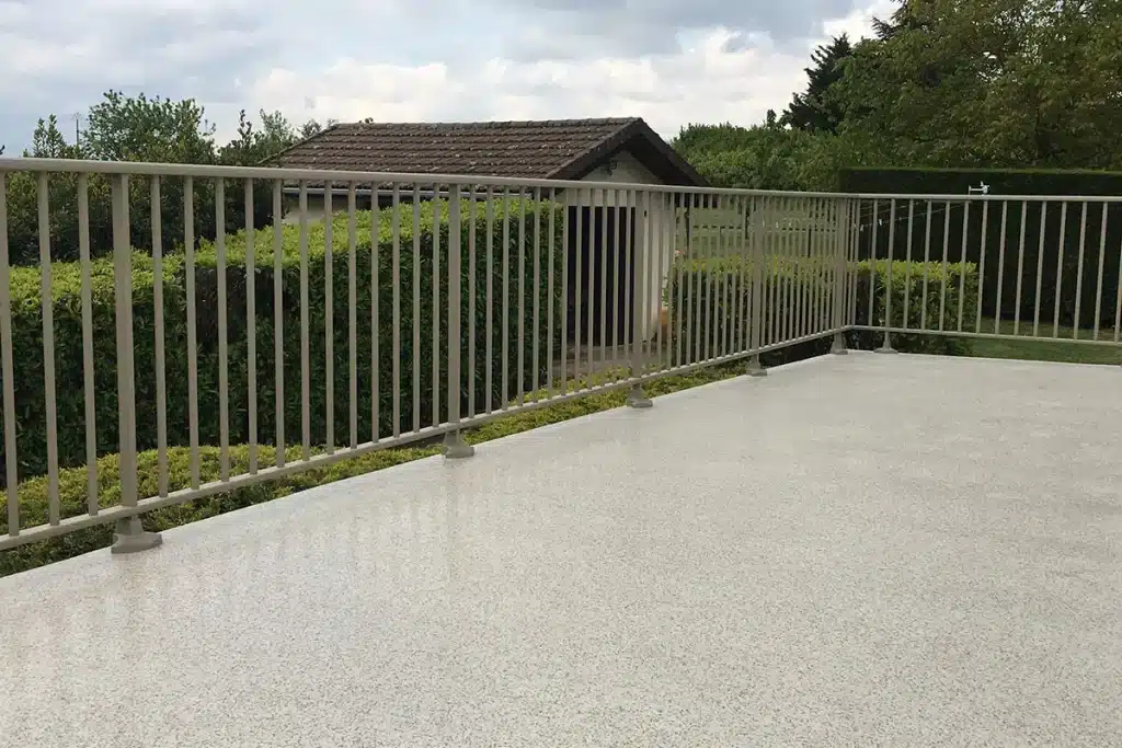 Garde corps balcon par l'Atelier de l'Alu