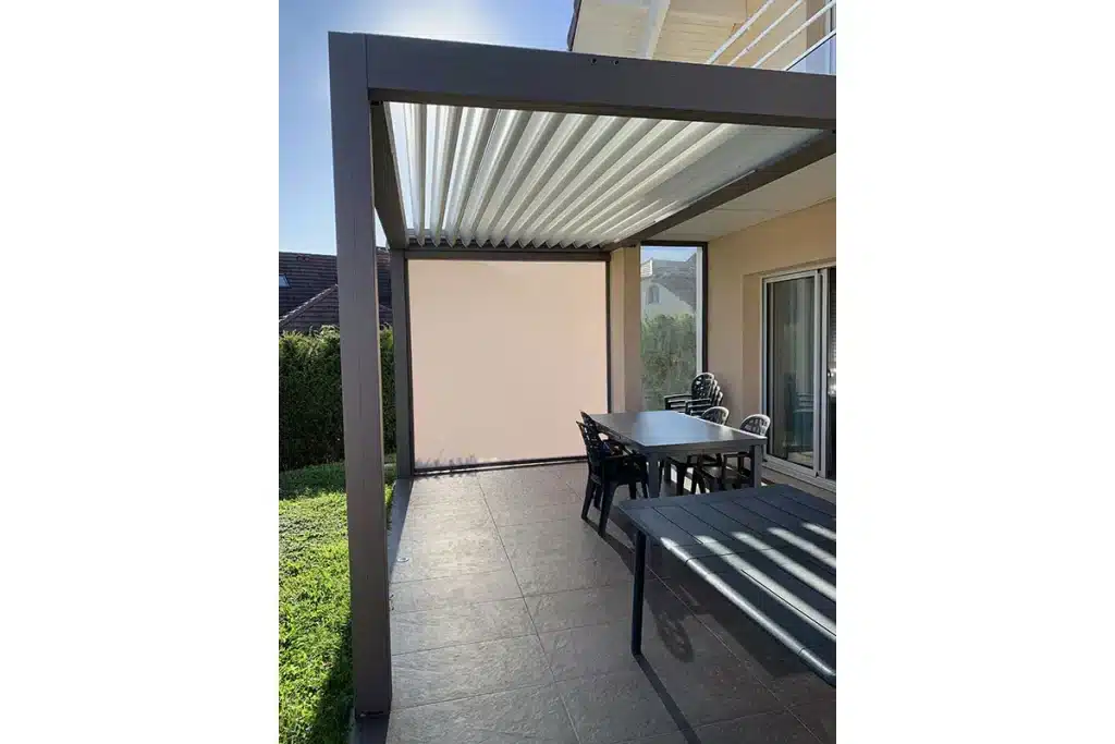 Pergola aluminium bioclimatique par l'Atelier de l'Alu