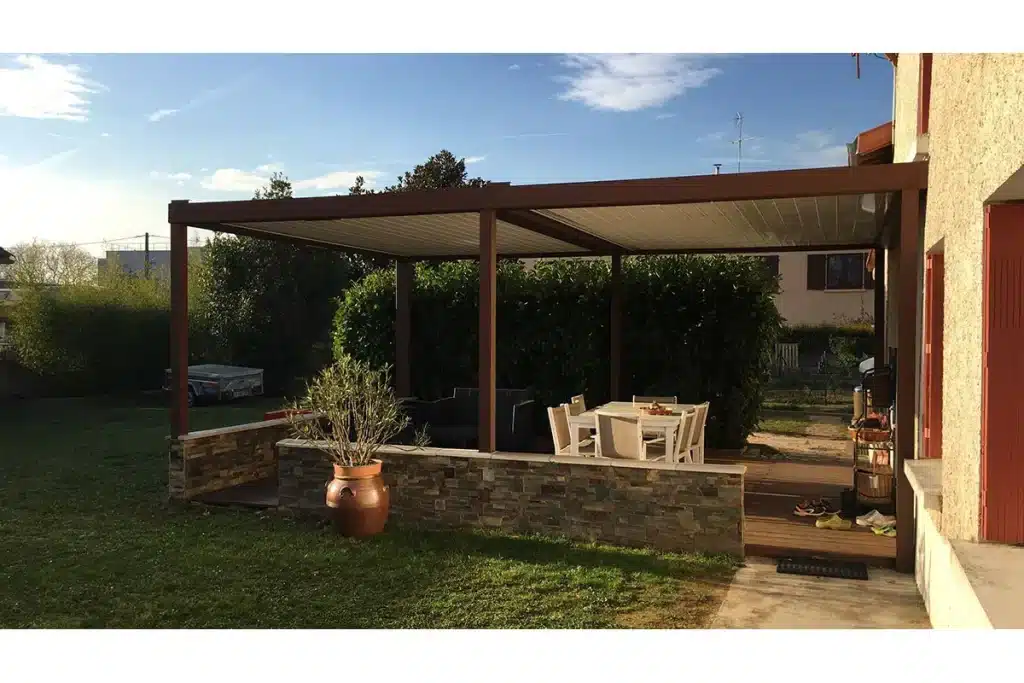 Pergola aluminium Marcy-L'Étoile par l'Atelier de l'Alu
