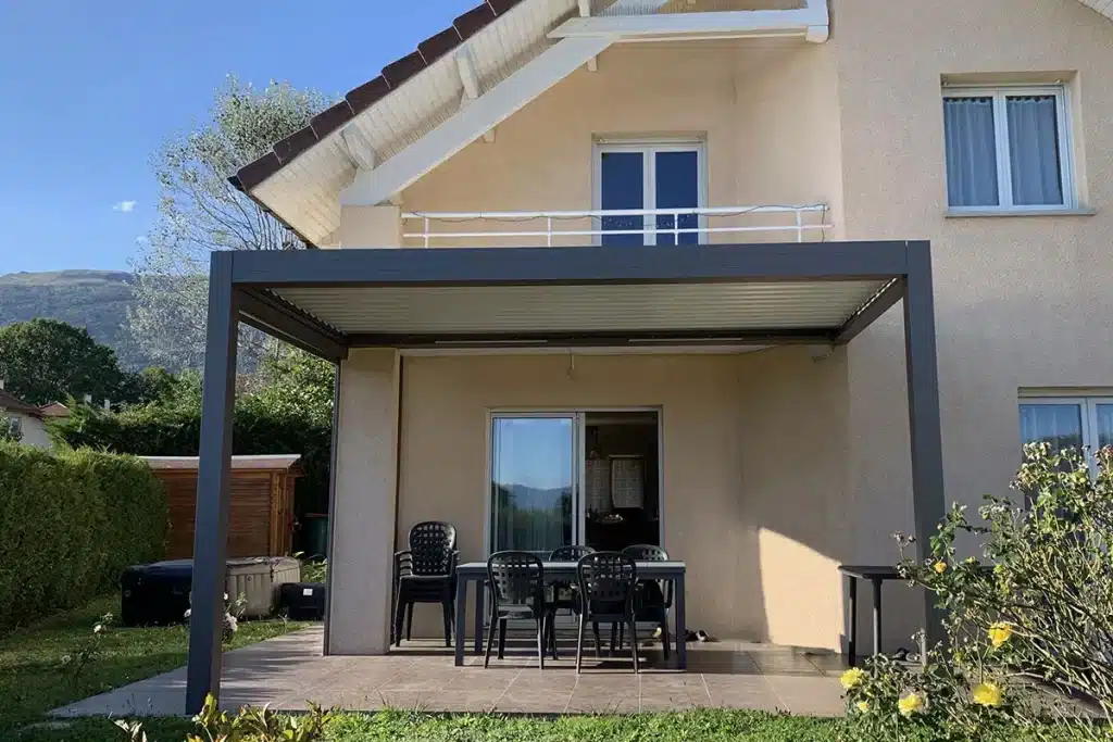 Pergola aluminium Saint-Genis-Laval par l'Atelier de l'Alu
