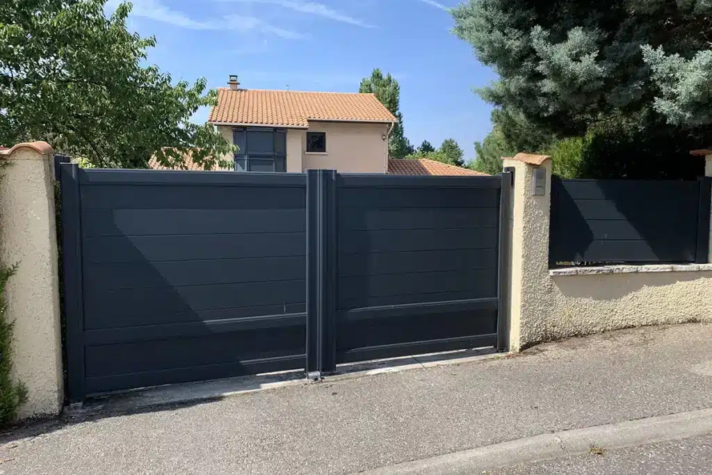 Portail aluminium Chassagny par l'Atelier de l'Alu