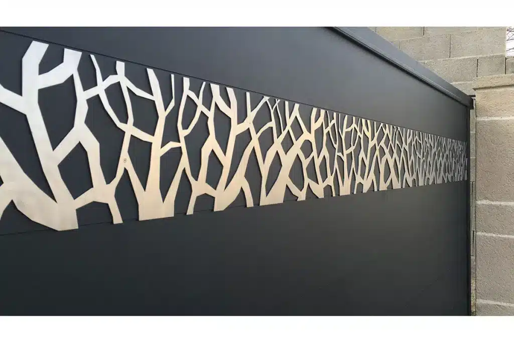 Portail aluminium découpe laser par l'Atelier de l'Alu