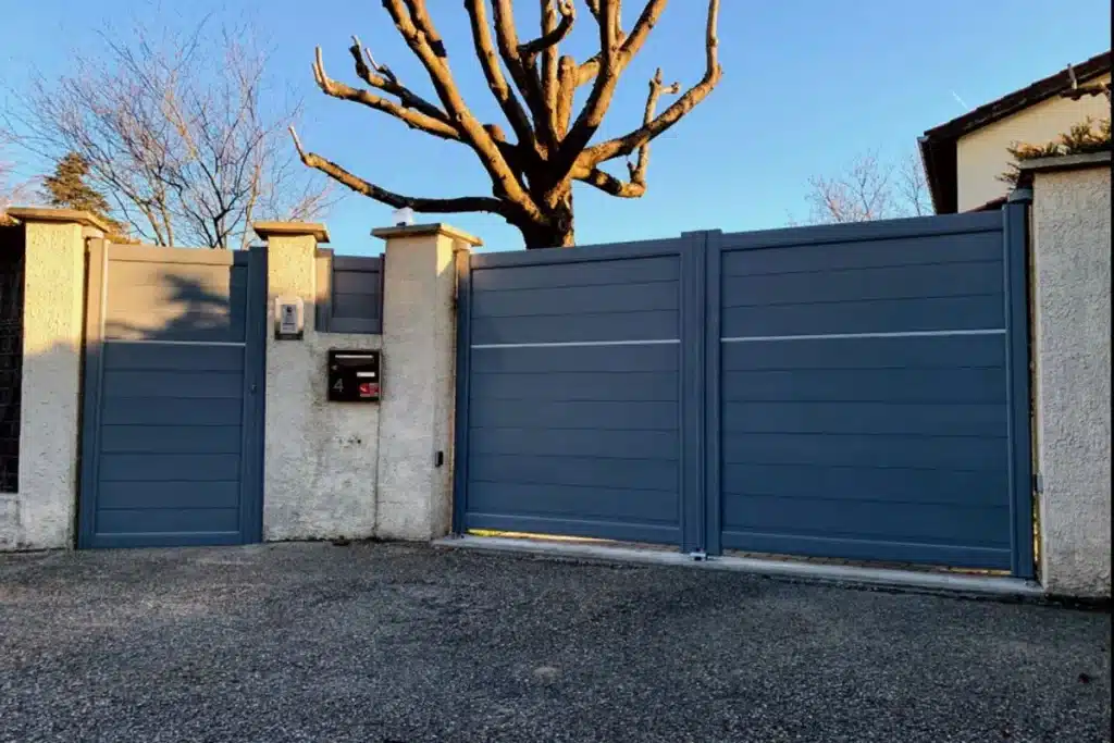 Portail aluminium Dommartin par l'Atelier de l'Alu
