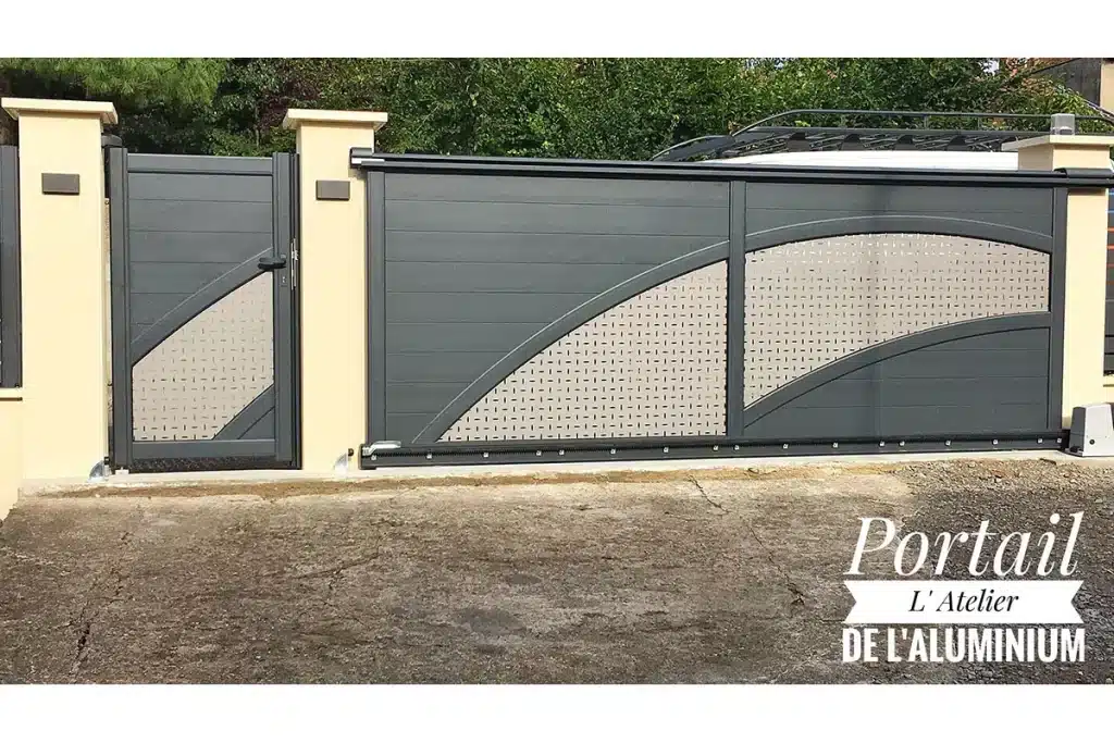 Portail aluminium coulissant Lyon par l'Atelier de l'Alu