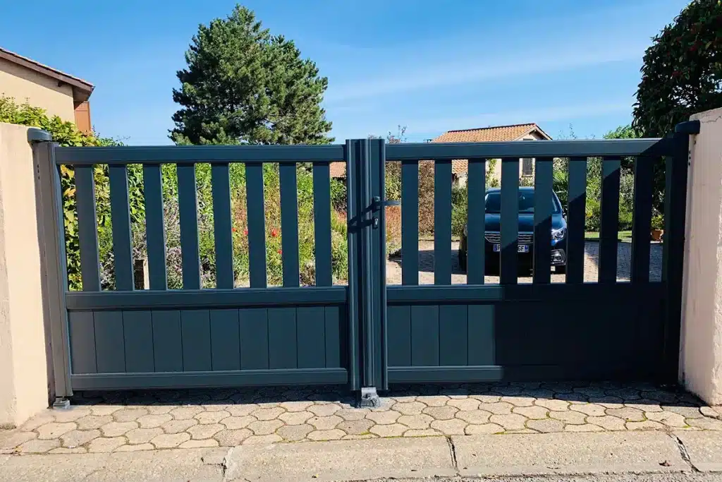 Portail aluminium Mornant par l'Atelier de l'Alu