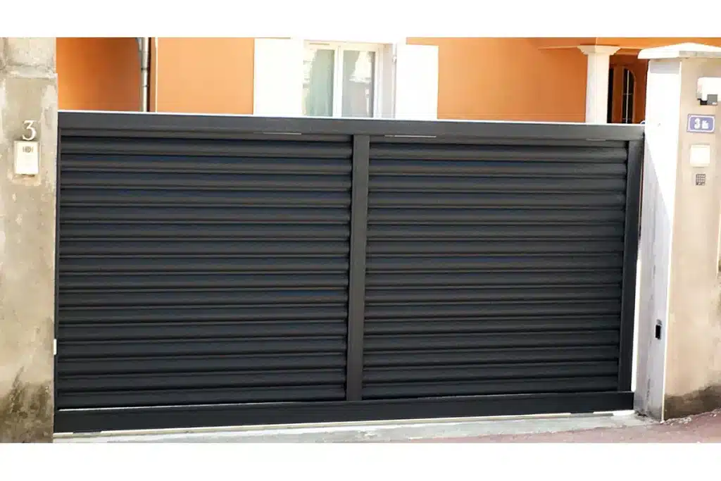 Portail aluminium Taluyers par l'Atelier de l'Alu
