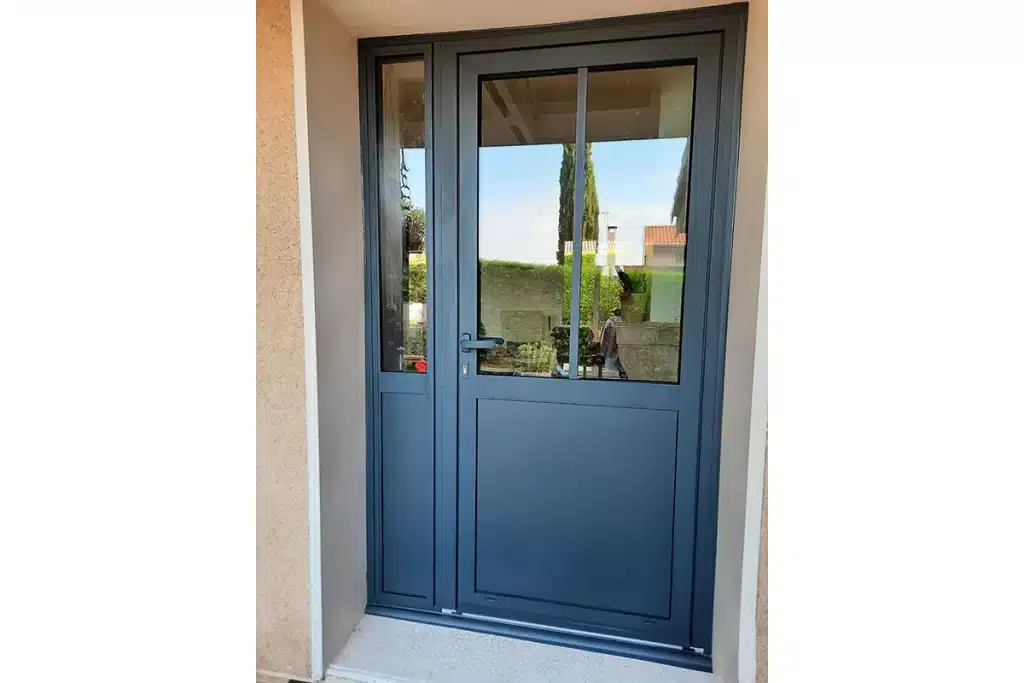 Porte entrée aluminium par l'Atelier de l'Alu