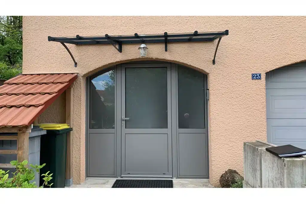 Porte aluminium Taluyers par l'Atelier de l'Alu
