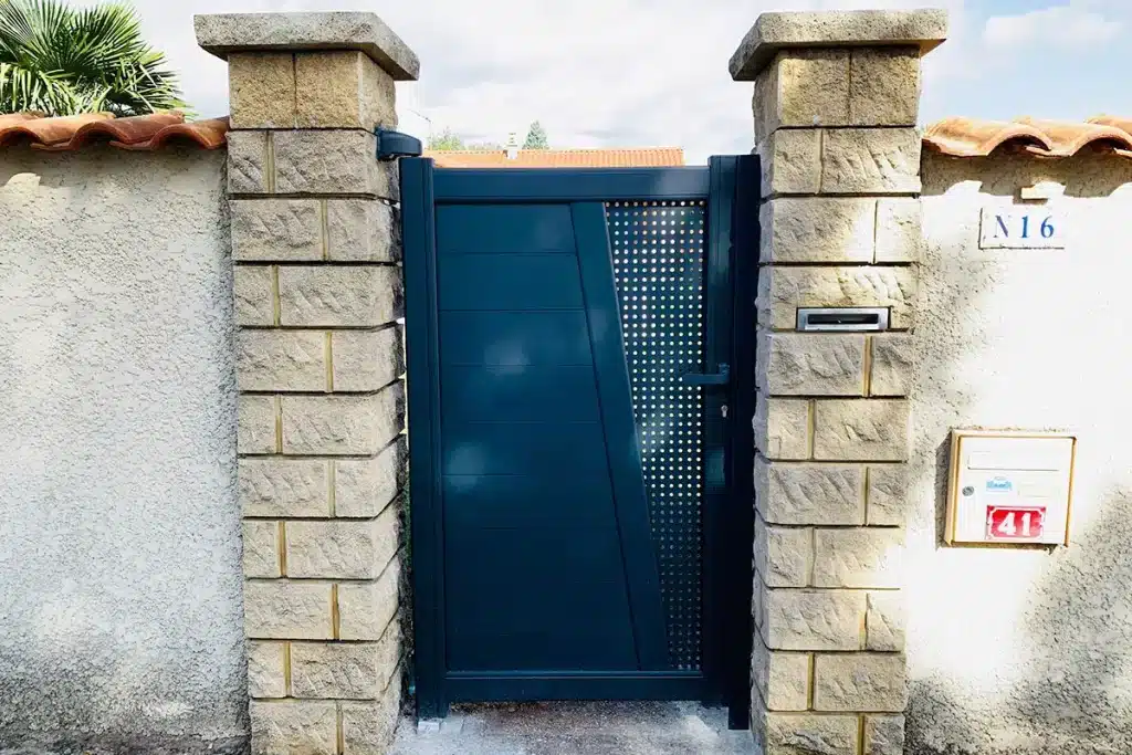 Portillon aluminium par l'Atelier de l'Alu