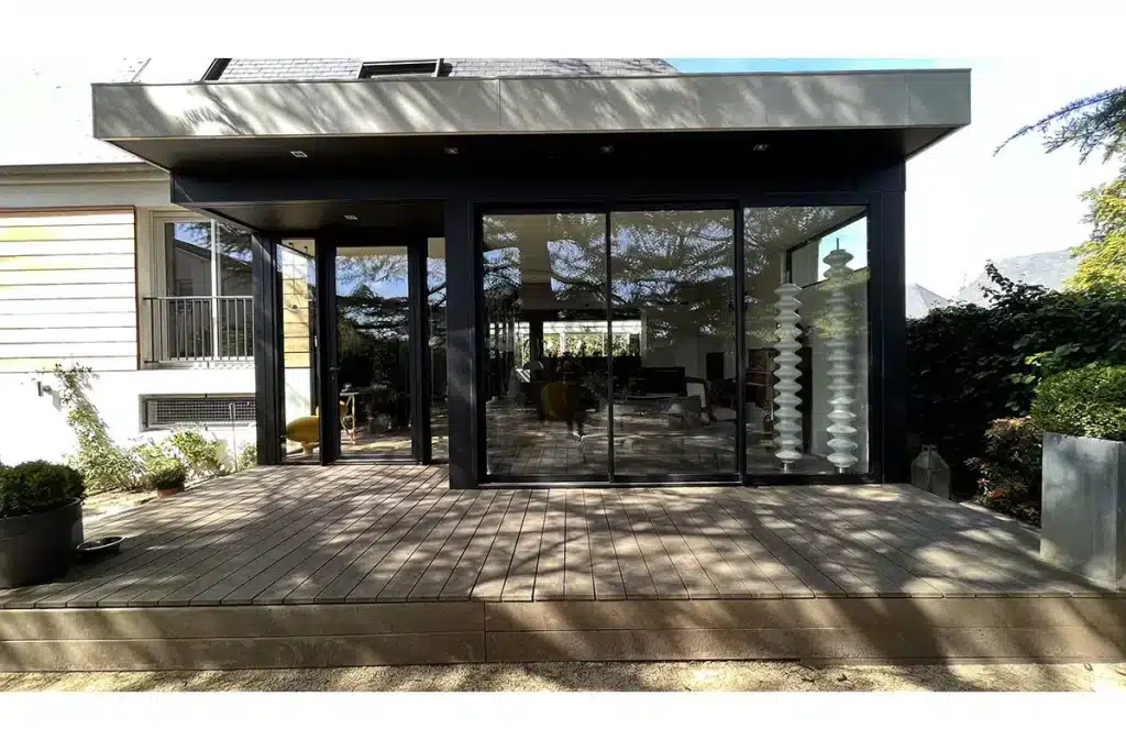 Véranda aluminium anthracite extérieur par l'Atelier de l'Alu