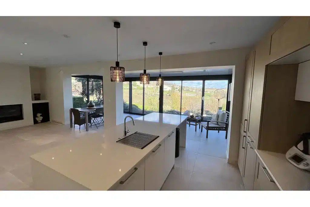 Véranda aluminium intérieur Chaponost par l'Atelier de l'Alu