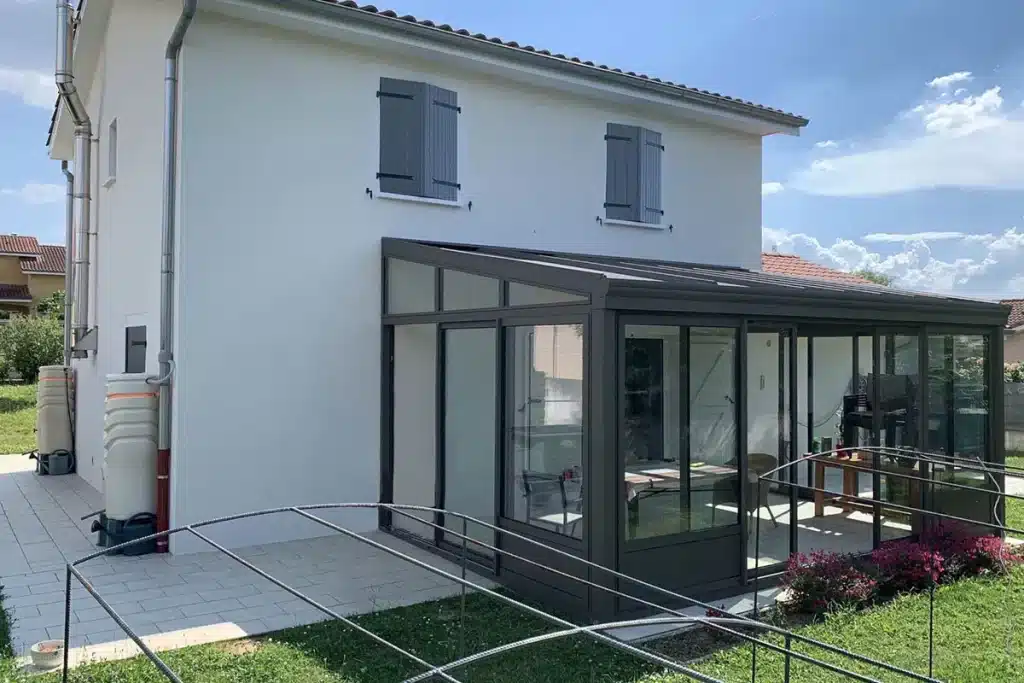 Véranda aluminium anthracite Mions par l'Atelier de l'Alu