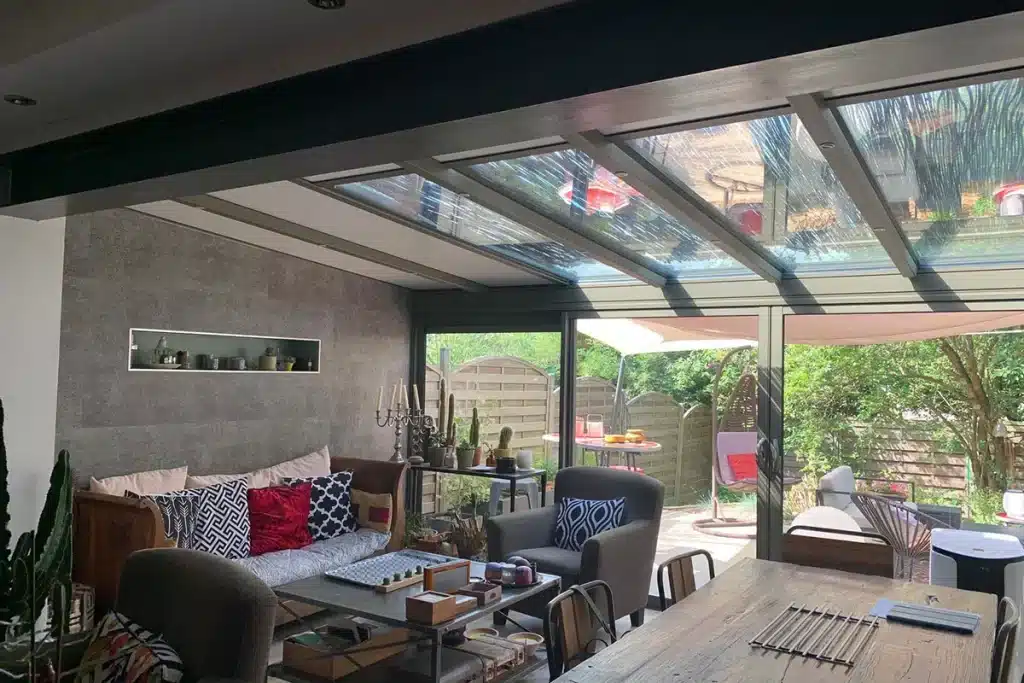 Véranda aluminium anthracite Pollionay par l'Atelier de l'Alu