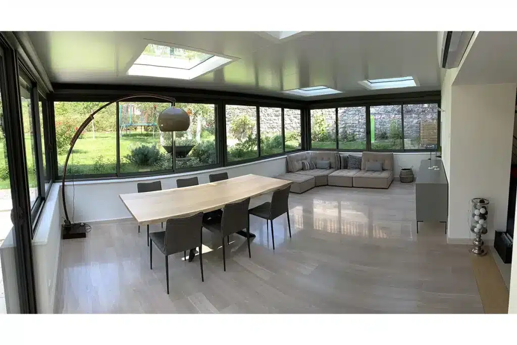 Véranda aluminium anthracite Saint-Genis-Laval par l'Atelier de l'Alu