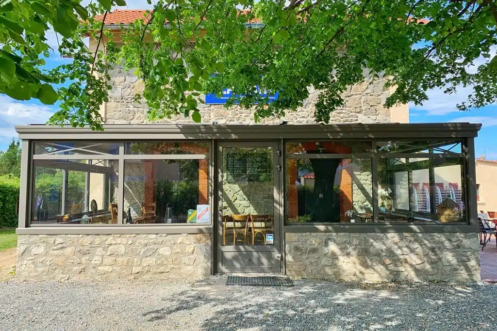Véranda aluminium Soucieux-en-jarrest par l'Atelier de l'Alu