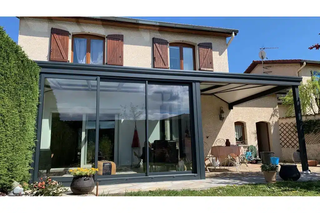 Véranda aluminium Vourles par l'Atelier de l'Alu