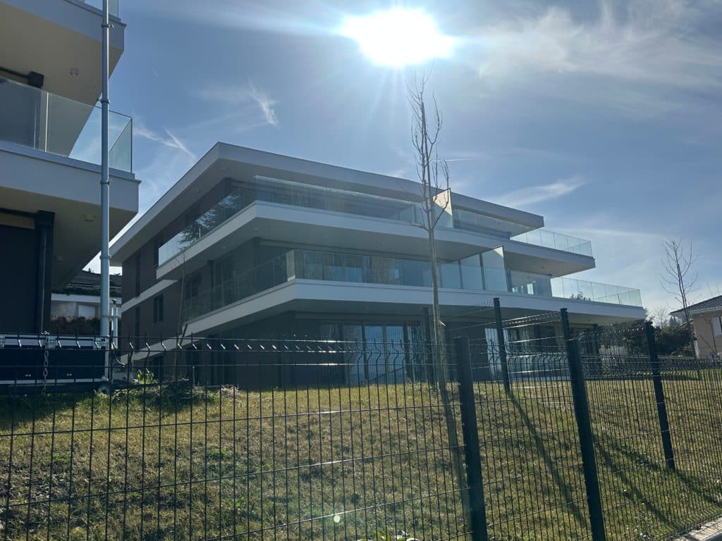 Baies vitrées aluminium par l'Atelier de l'Alu