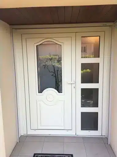 Porte d'entrée aluminium à Lyon