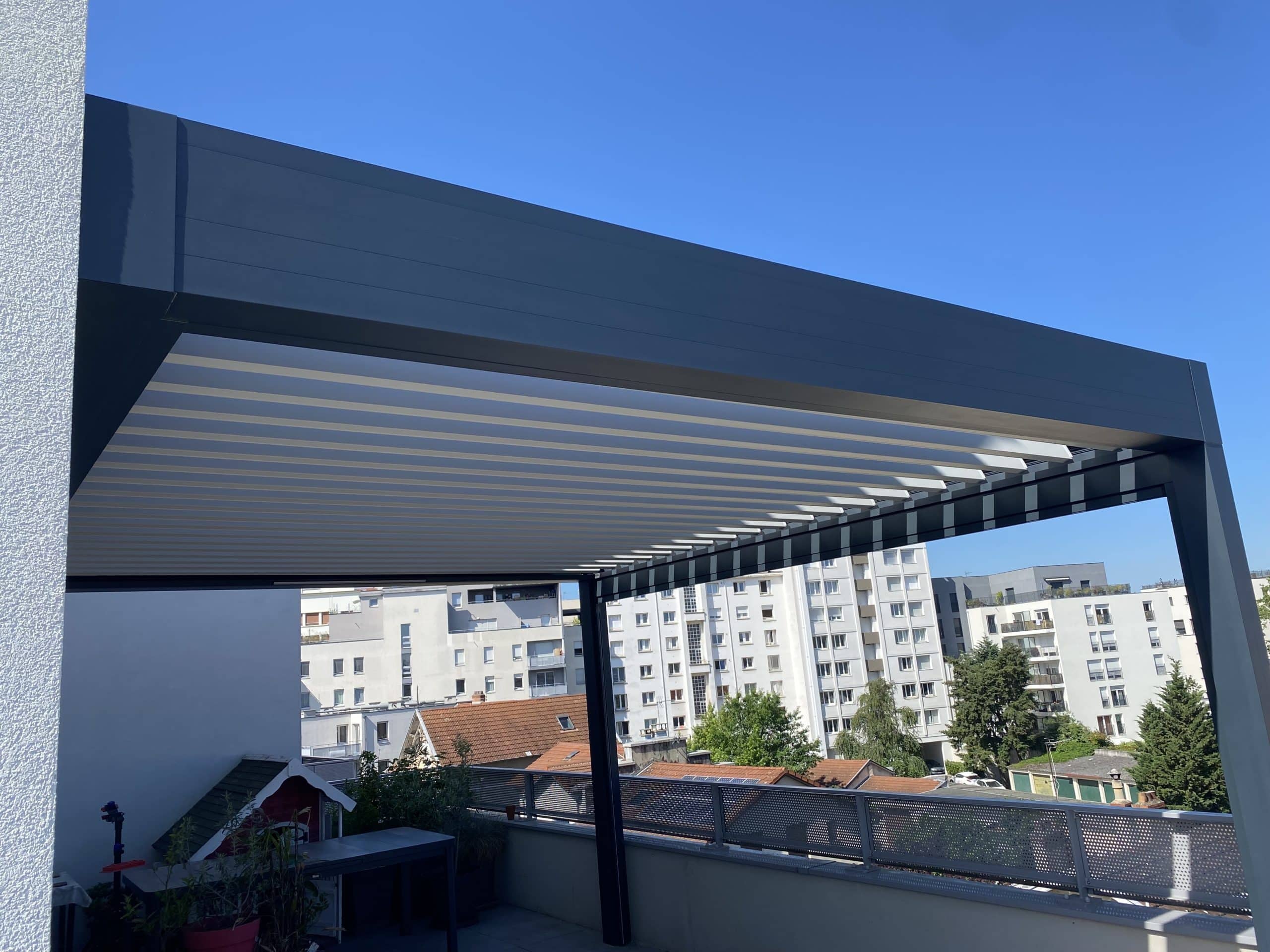 Pergola aluminium à Brindas : votre terrasse réinventée