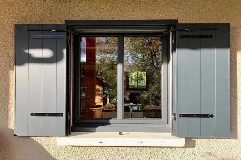 Volet aluminium à Orliénas
